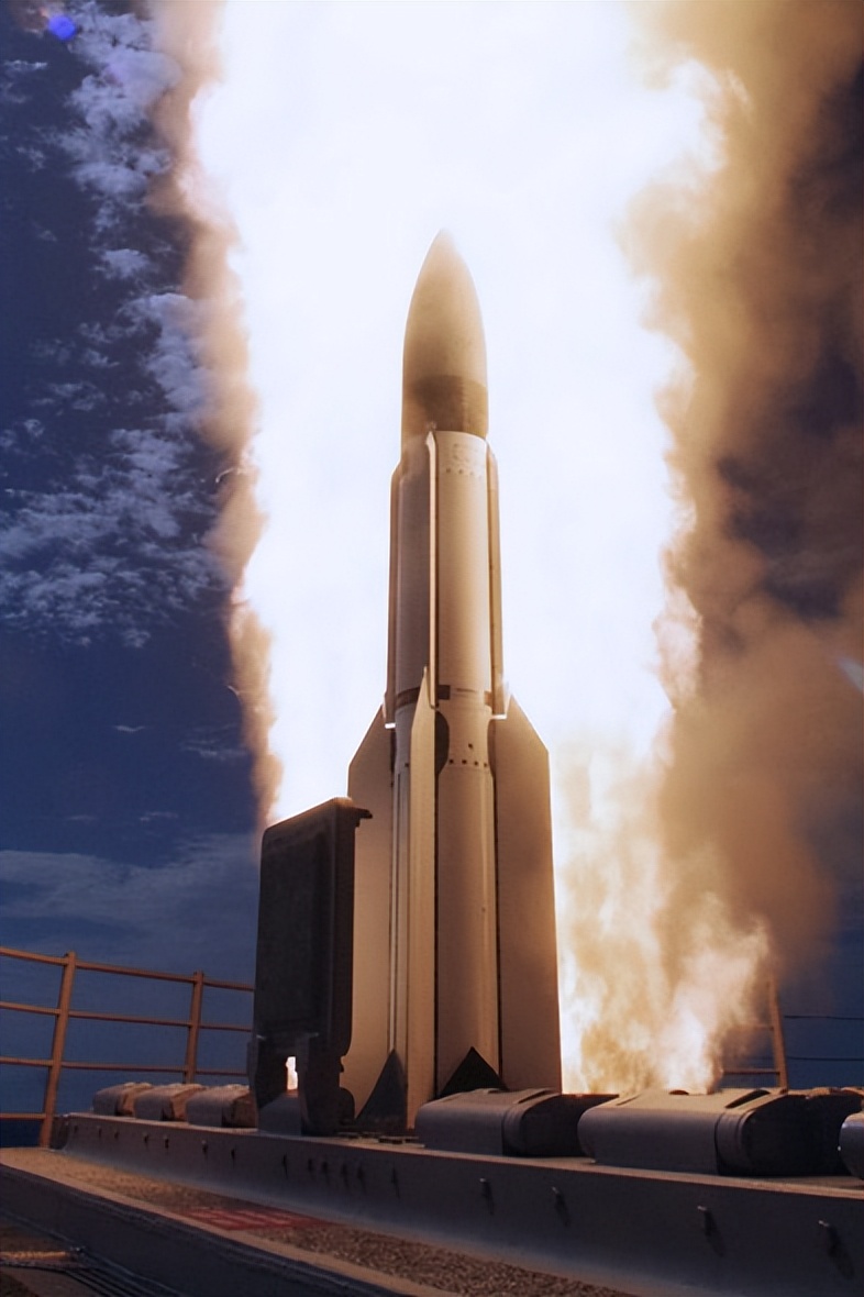 比较危险！日大量储备进攻*器武**，日专家警告冲突中或攻击中国本土