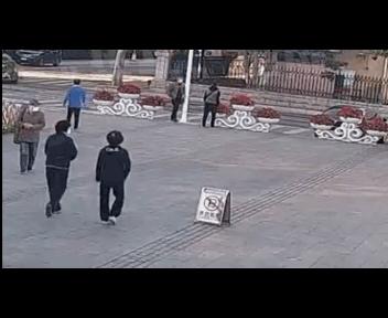 确认过眼神是我要找的人,确认过眼神是要抓的人