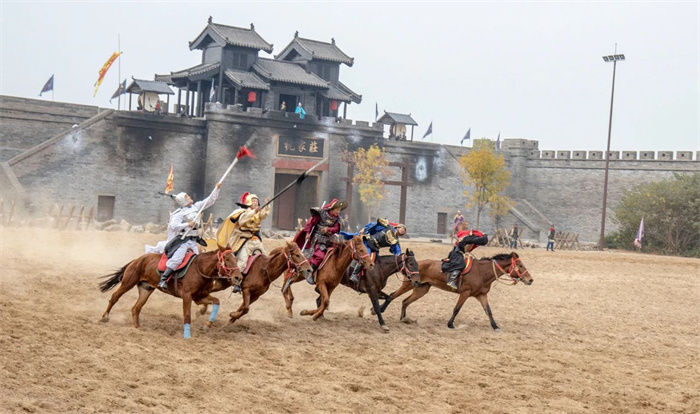 张艺谋点赞山东武校学生,被张艺谋夸的人
