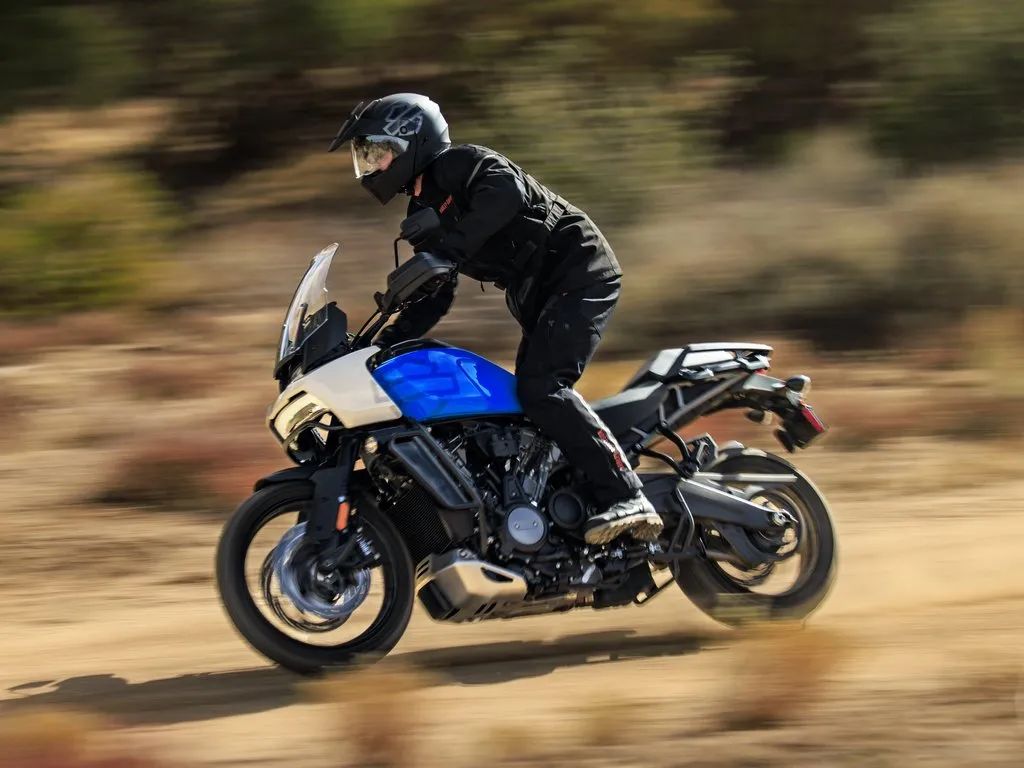 哈雷PanAmerica泛美更新2022款,中国官网出现了普版泛美