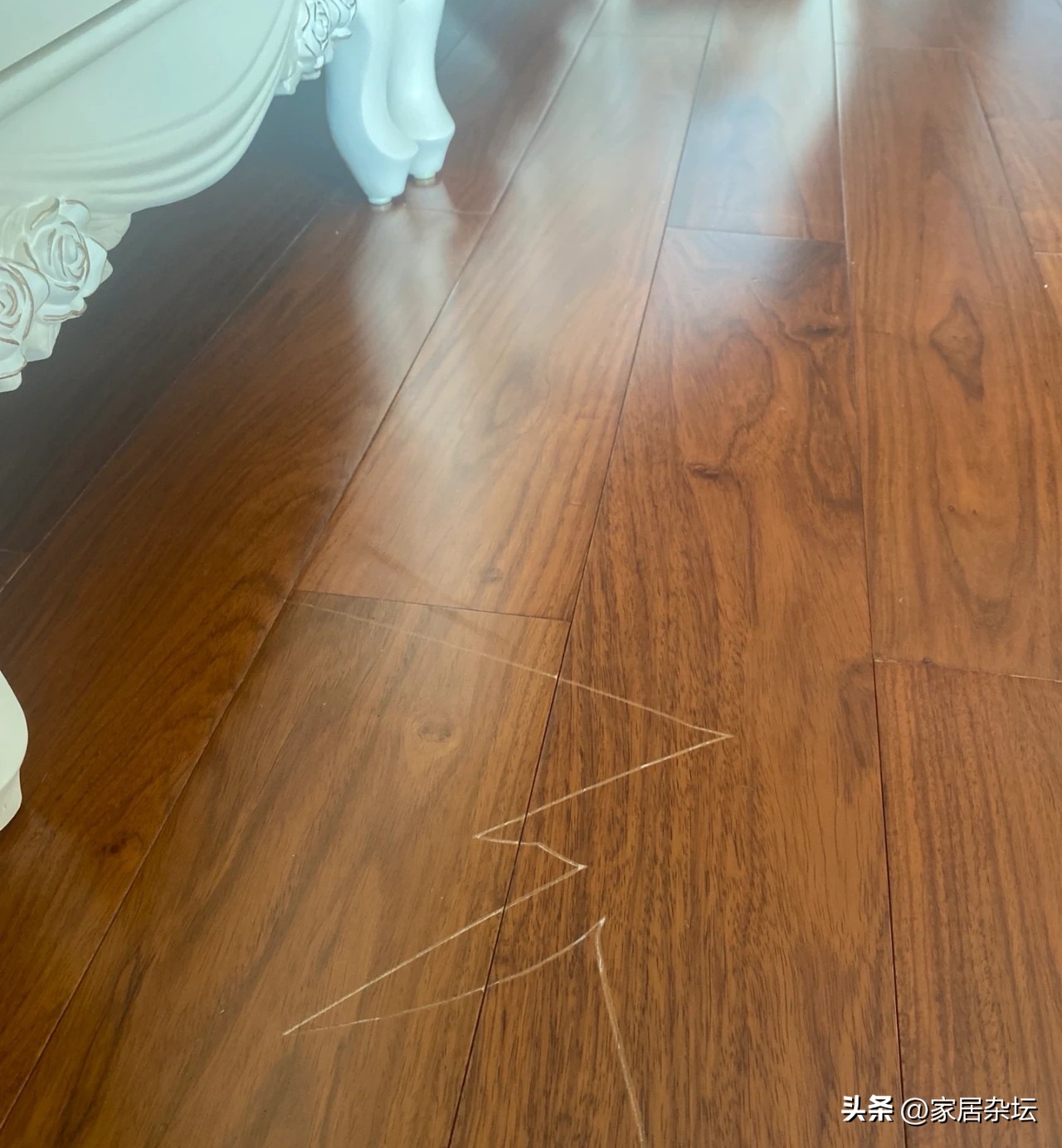 全屋木地板通铺后悔了,厨房间铺了木地板后悔了