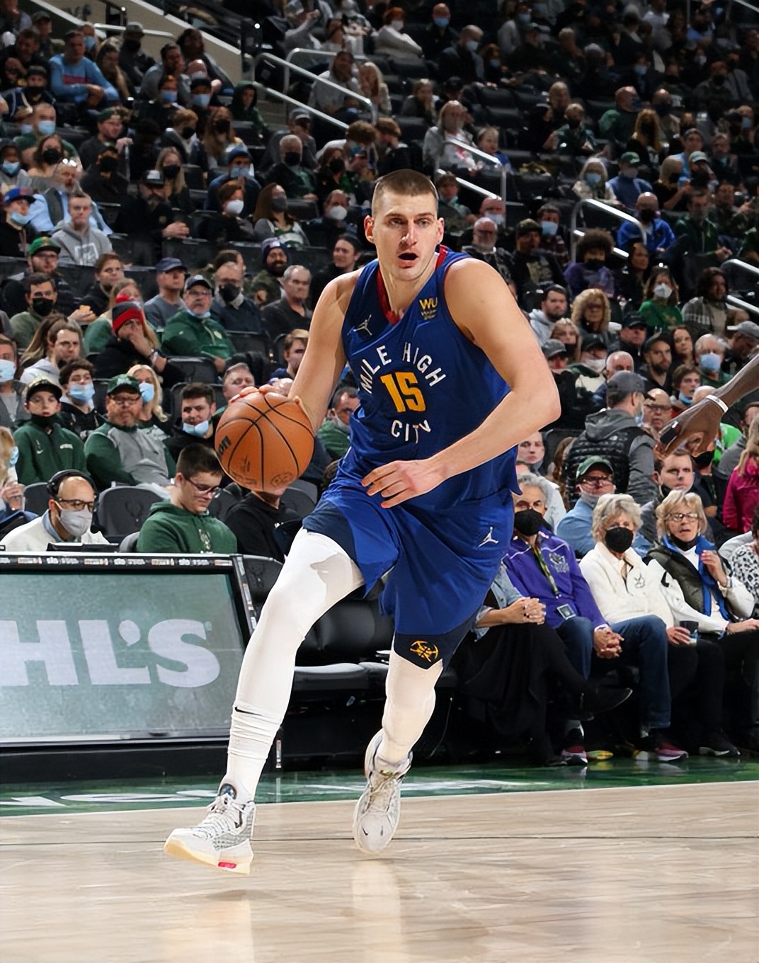 美媒列出各年份最佳球员,美媒评历史最强首发球员的表现