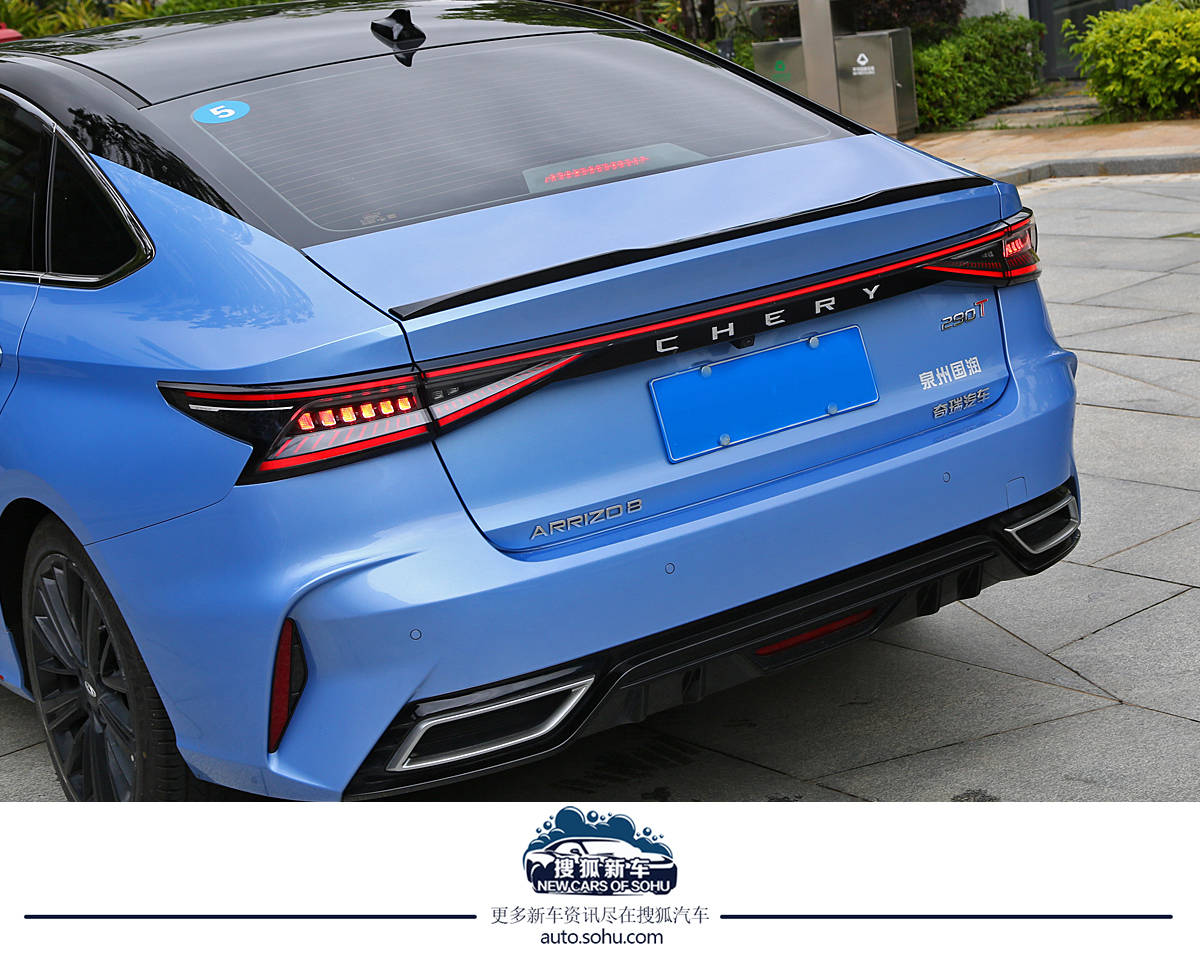 奇瑞艾瑞泽8对比长安uni-v,奇瑞艾瑞泽82.0t试驾