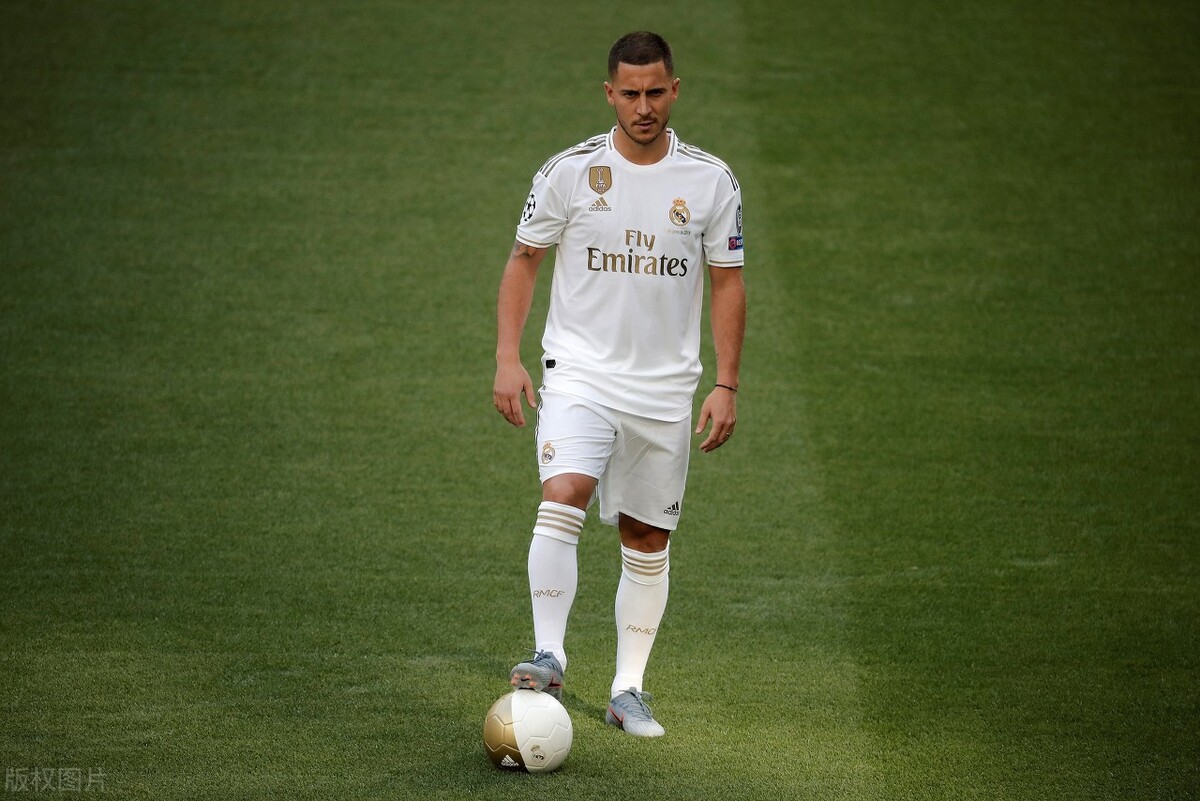 致敬C罗还是害怕魔咒？维尼修斯拒绝穿7号：20号球衣很完美！