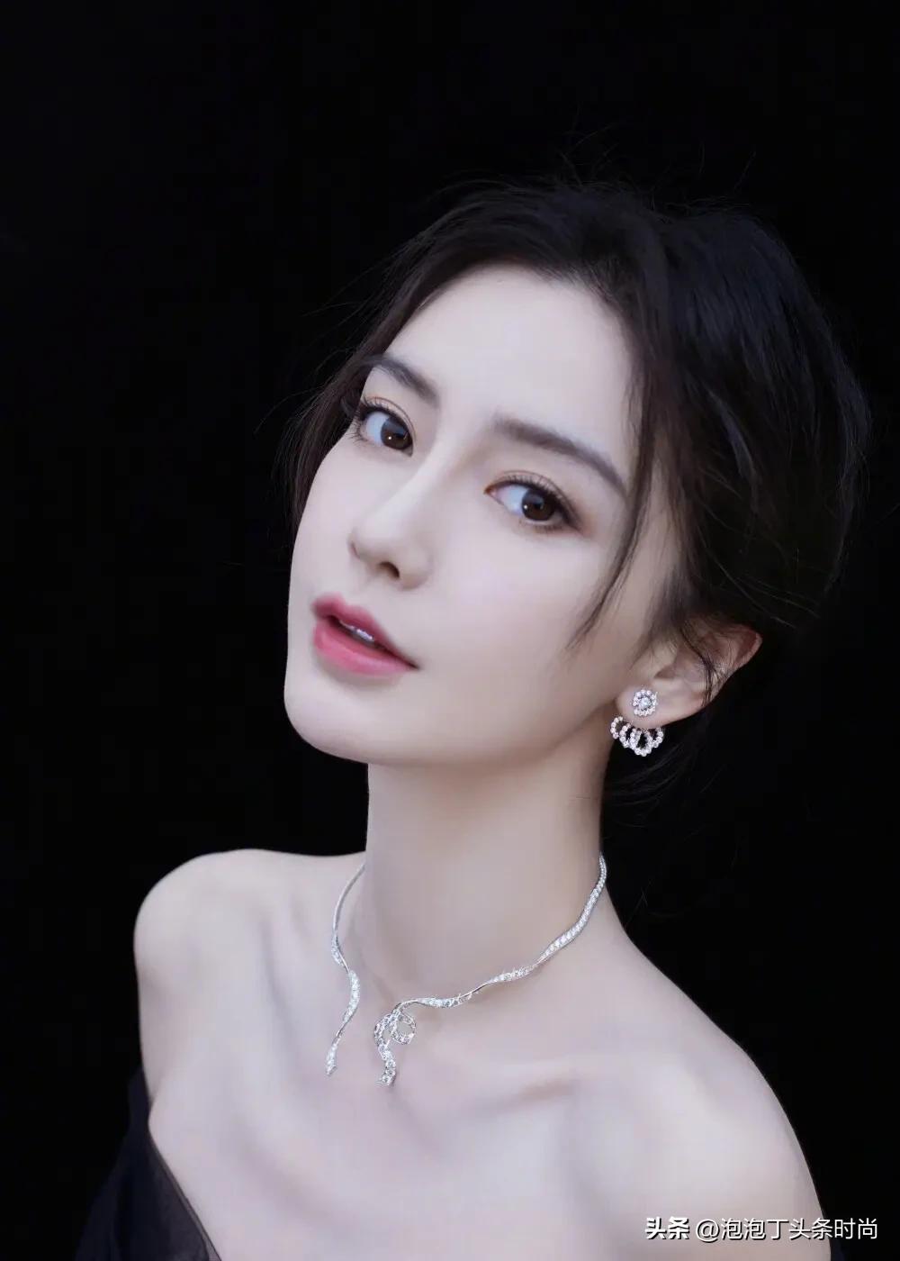 女明星妆后对比照,女明星妆前后效果对照表