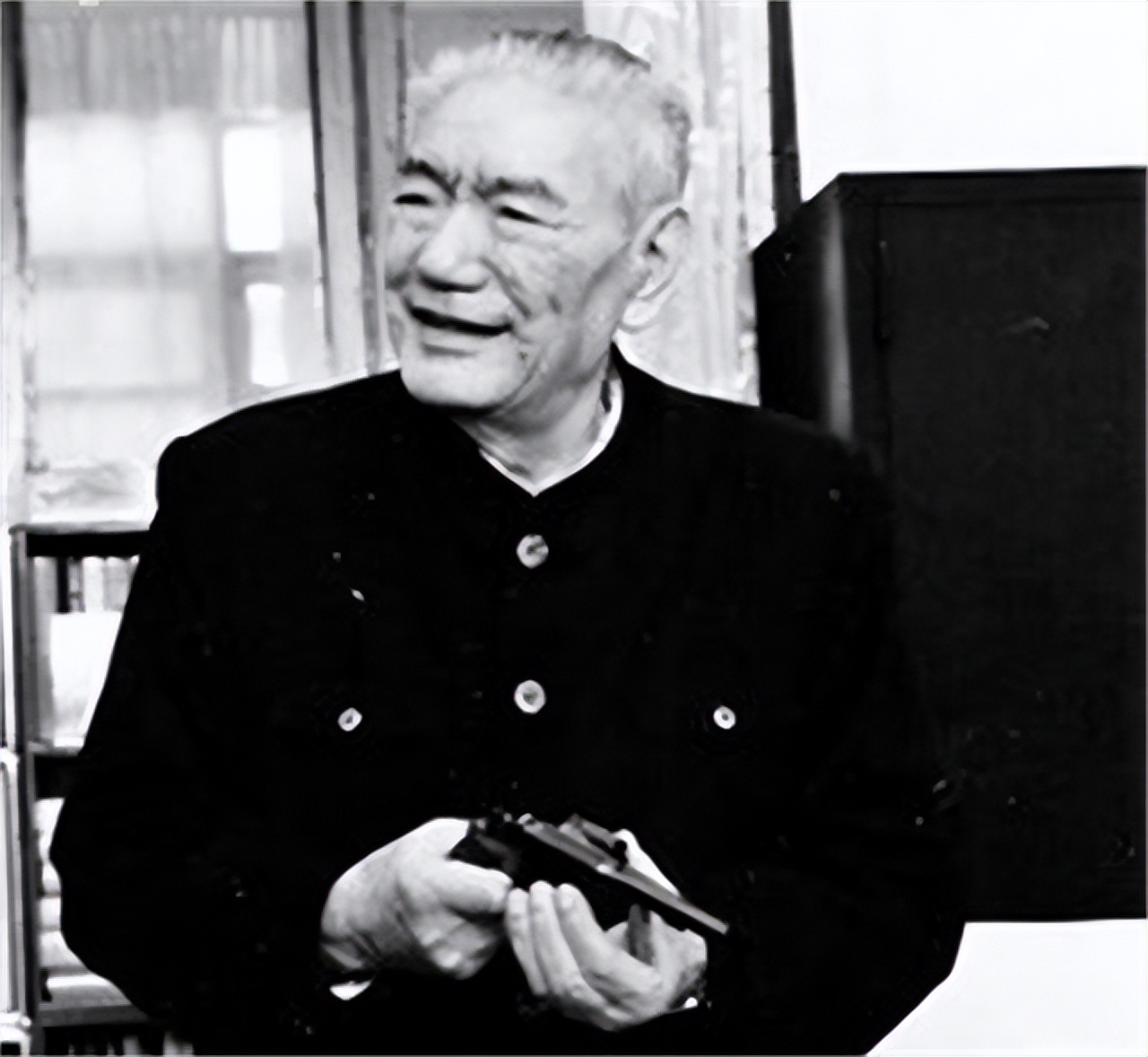 73年，尤太忠给*小平邓**送去5条中华烟，*小平邓**：你还敢来看我？