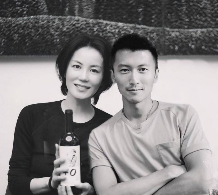 给张柏芝送钻石包包，却给王菲送作品，足以看出谢霆锋更爱谁！