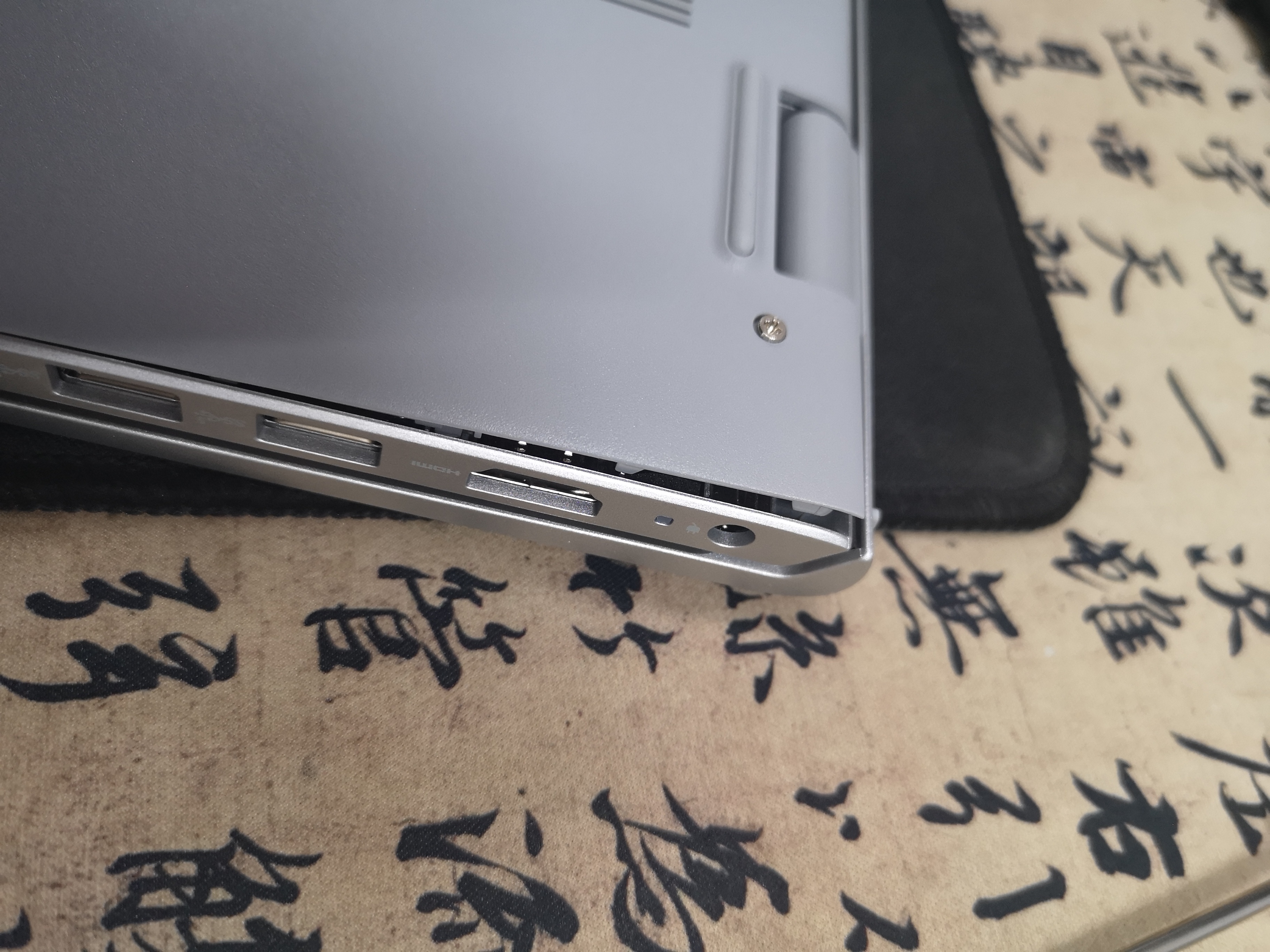 戴尔灵越15-3000拆机图解,戴尔灵越15-3511拆机