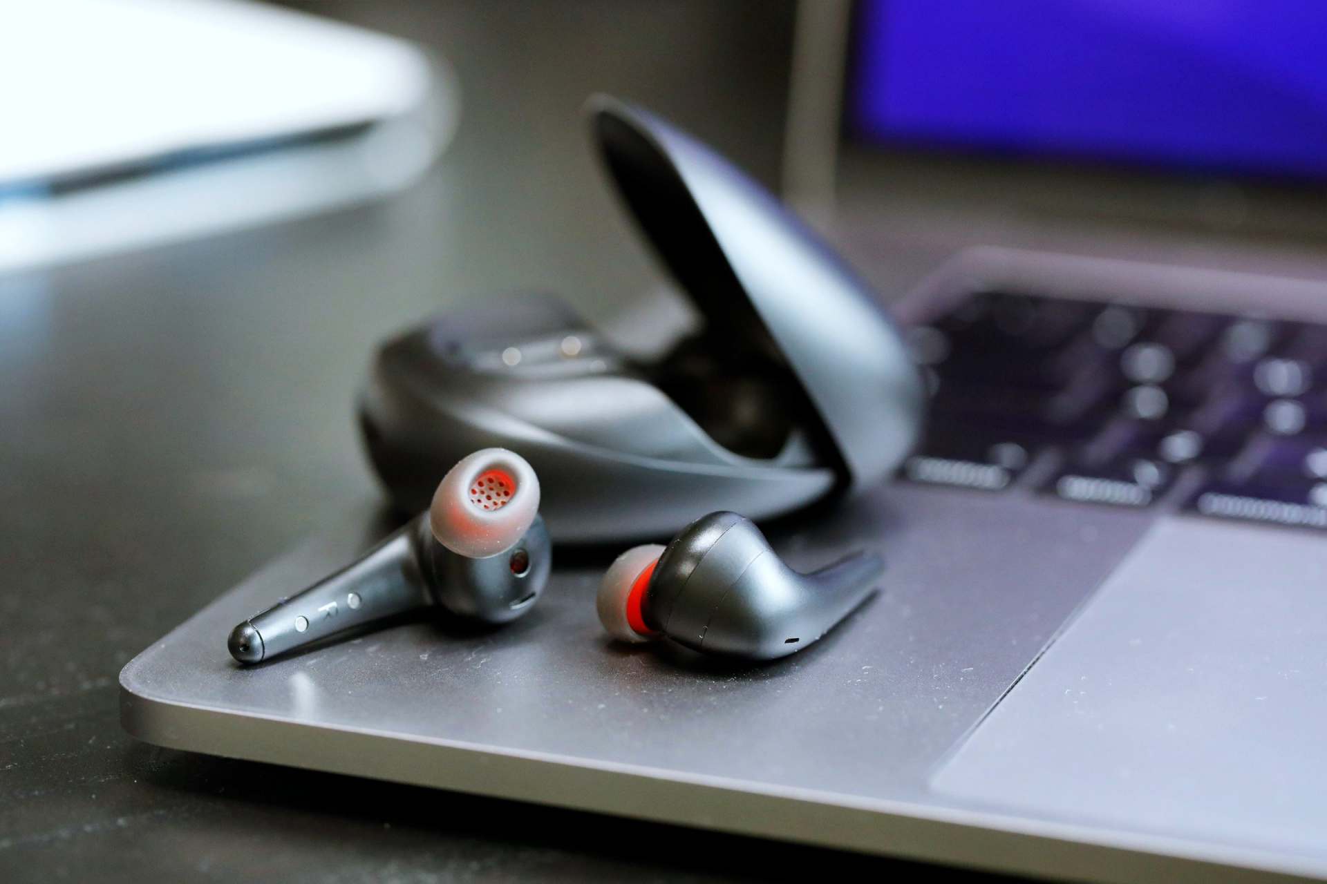 1moreaero空间音频降噪耳机评测,1more万魔舒适豆降噪版耳机测评