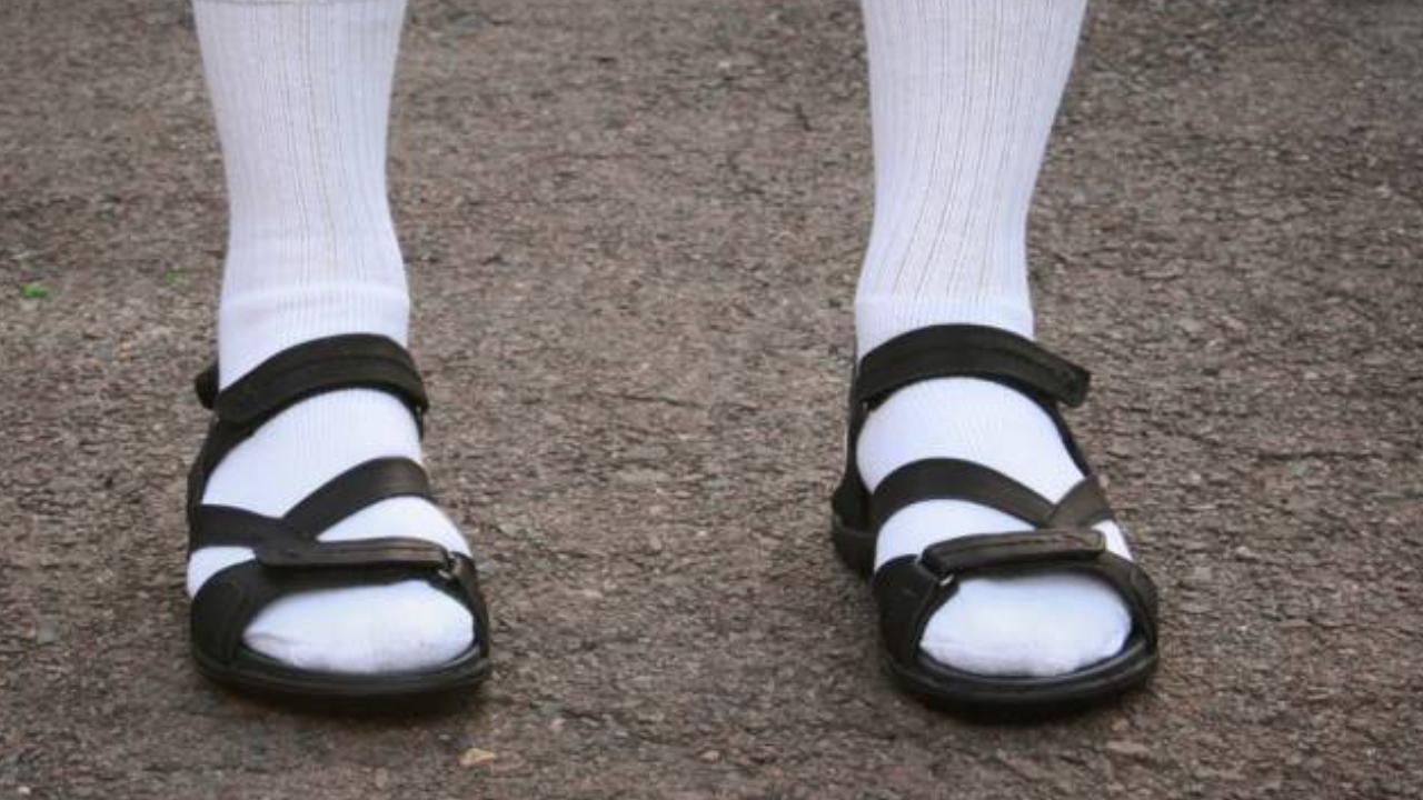 脚后跟干裂可能和这4个原因有关,脚后跟经常干裂什么原因