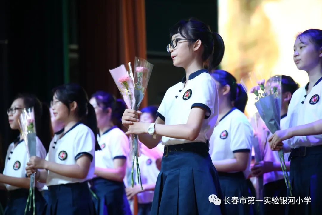 小学毕业典礼的超燃视频,最棒的小学毕业典礼