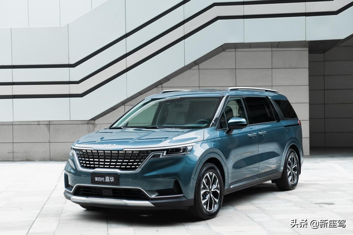 起亚嘉华旗舰款对比gl8陆尊尊享型,第四代嘉华gl8