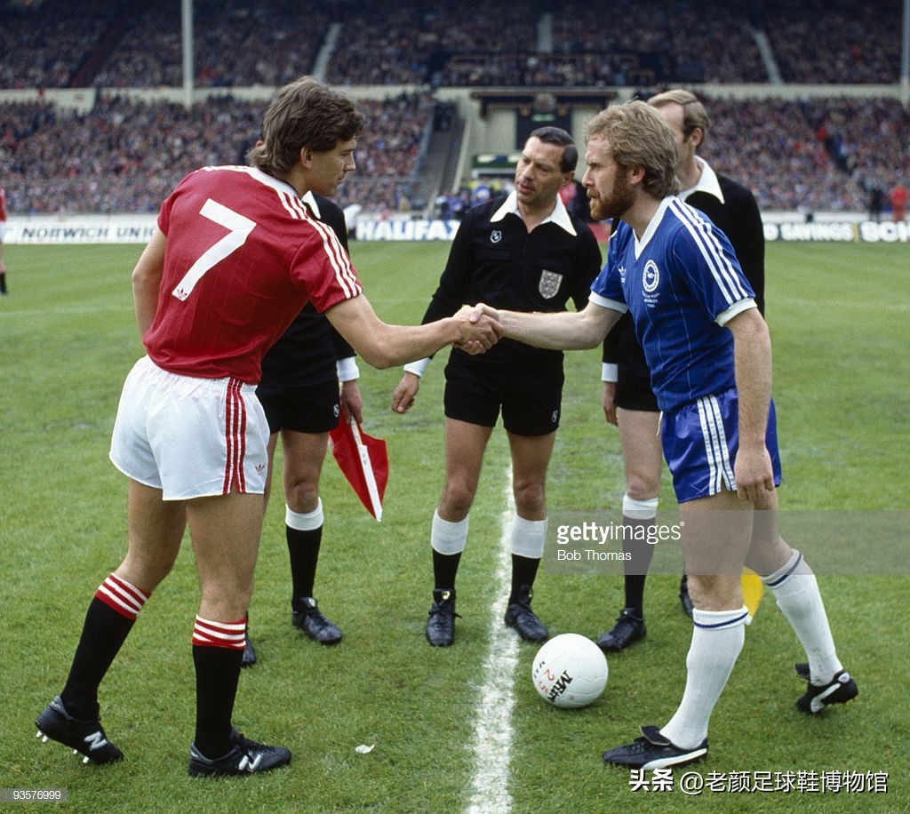 曼联英格兰队双料队长代言，最先将碳板植入足球鞋的品牌是它