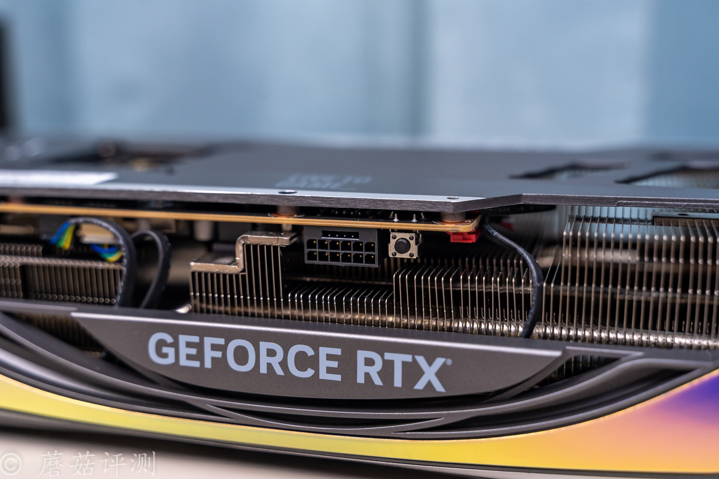 外观精致，散热优秀，适合干活，索泰RTX4090AMP显卡评测