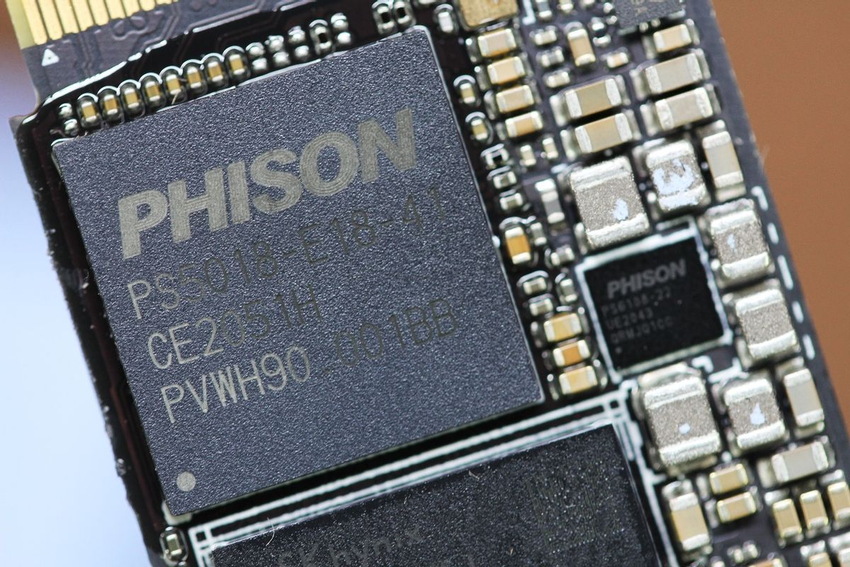 技嘉aorusgen41tb钛雕,pcie4.0固态技嘉评测