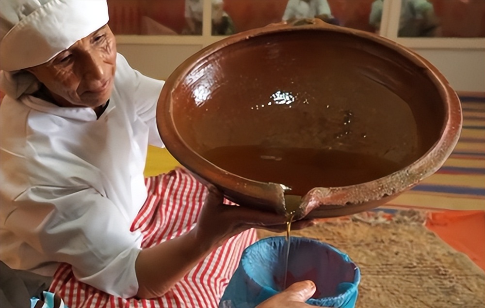 摩洛哥踢球干净吗,摩洛哥的羊为什么上树