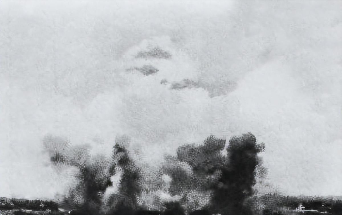 女子穿日军军服拍照被抓,女子身着日本侵华军装露脸