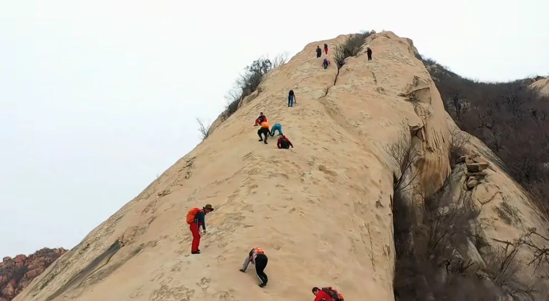 徒步和攀岩,徒步加攀岩带你寻找生命的真谛