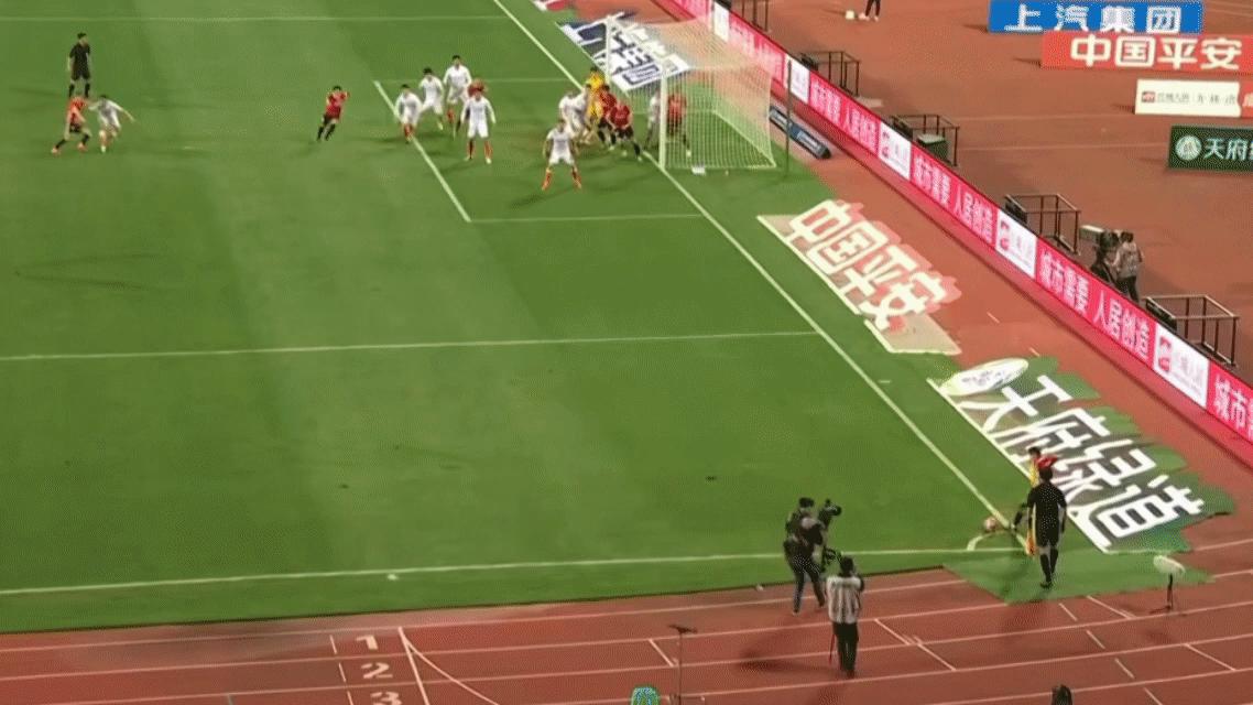 中超三镇vs泰山错失机会,中超争冠悬念再起完整版