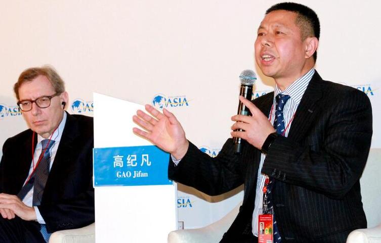 90后女孩子靠自己赚钱,90后女生不花一分钱净赚300万