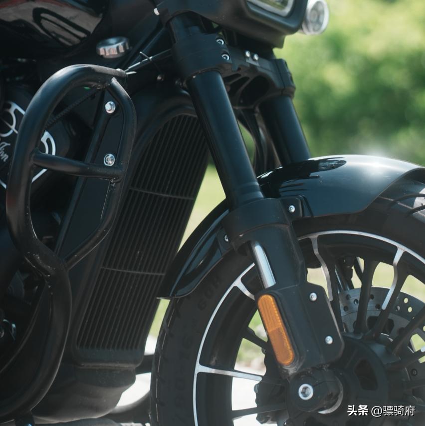 威风250和威风400选哪个,复古巡航车250ccv型双缸