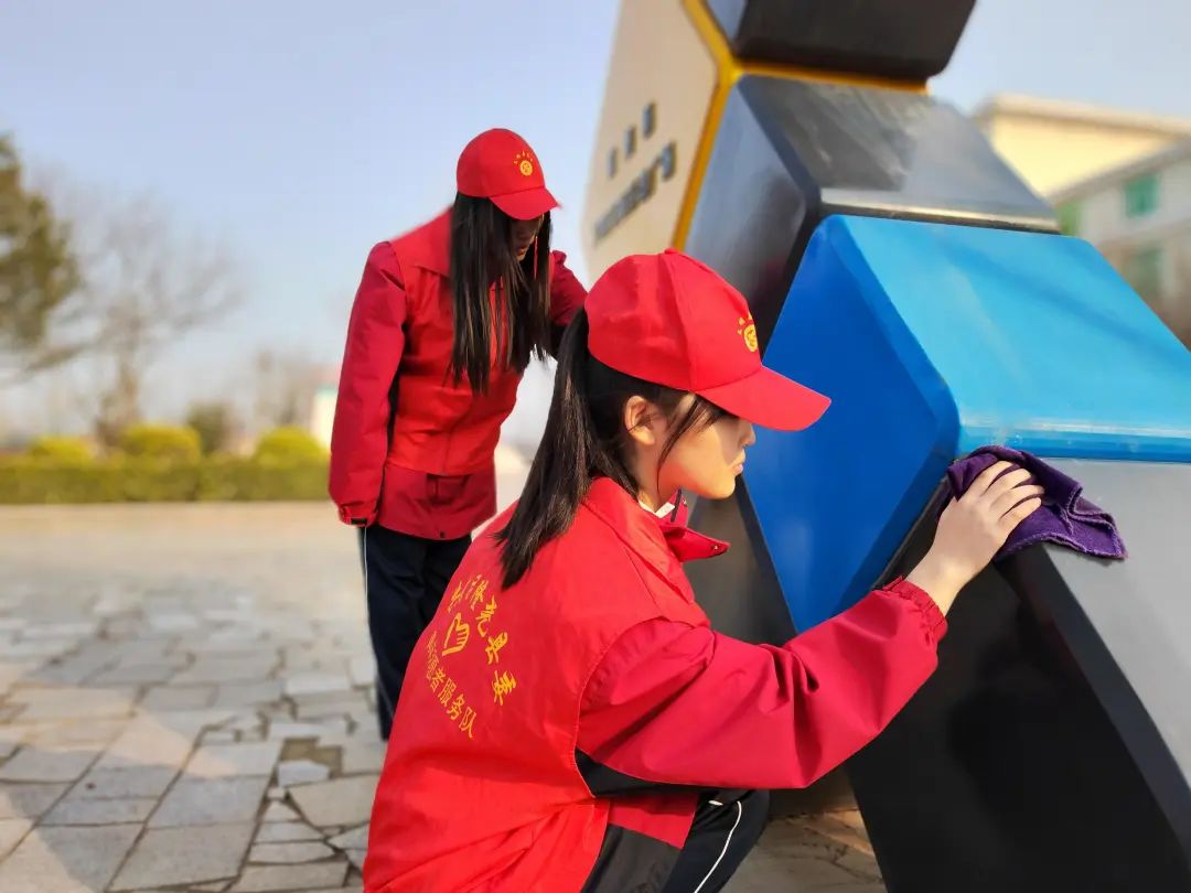 学雷锋，邢台市教育系统在行动