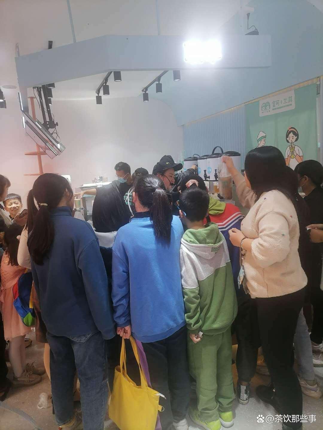 县城开奶茶店需要投资多少,在县城开奶茶店要加盟吗