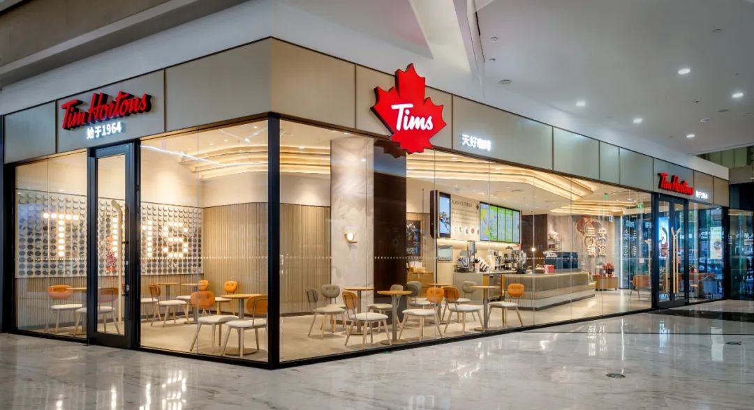 星巴克和瑞幸新零售对比,四年开店超1800家