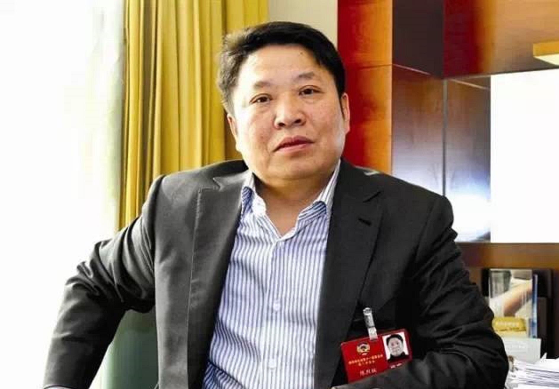 湖北石首又蹦“黑马”：24岁崭头角，今掌德化首家A股，市值90亿