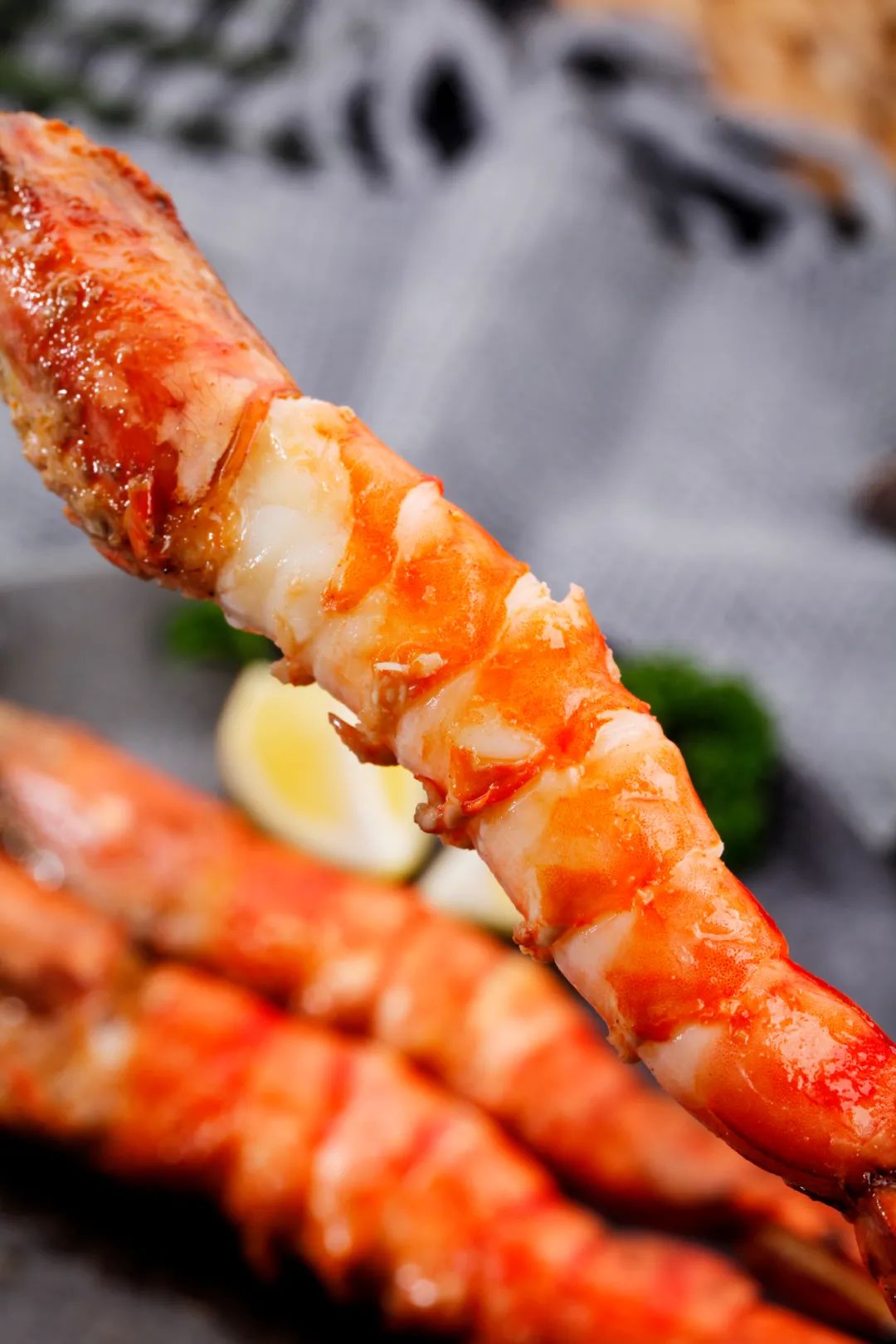 大虾有寄生虫还能吃吗,大虾有寄生虫