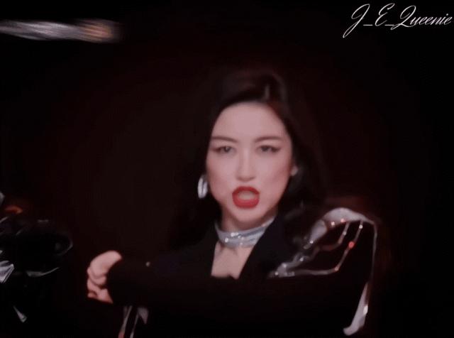 名媛天花板,除了嫁人还有别的出路吗