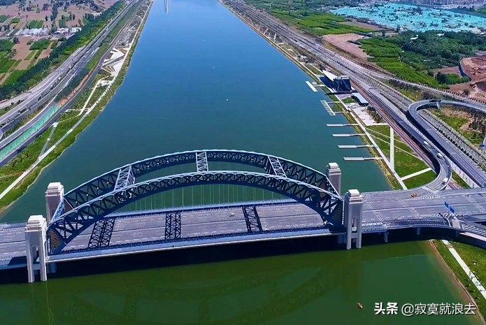 中国太原市发展出色，人民生活水平高，景区应有尽有