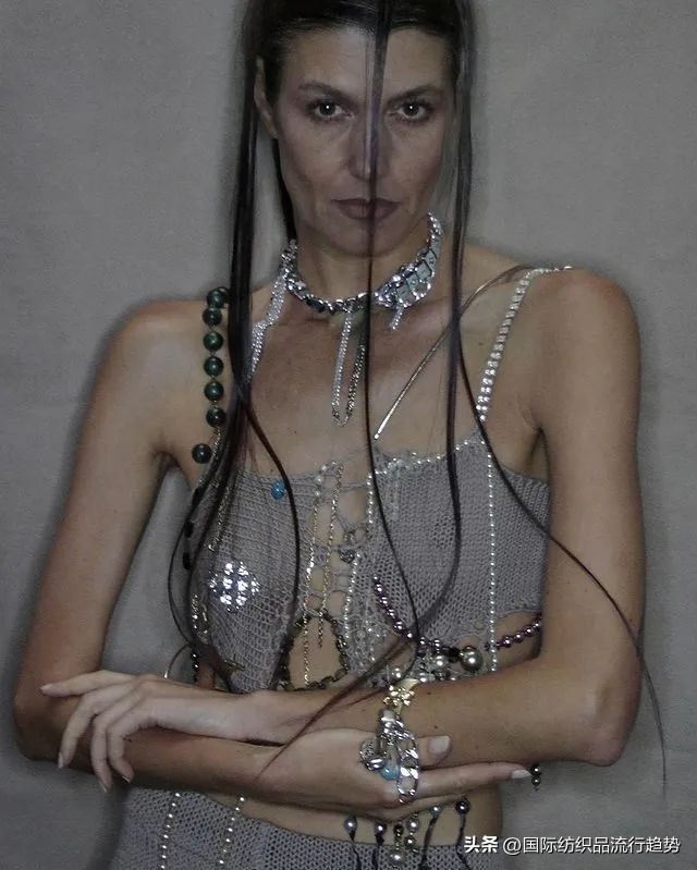 现实中的皇帝的新装,皇帝的新装设计