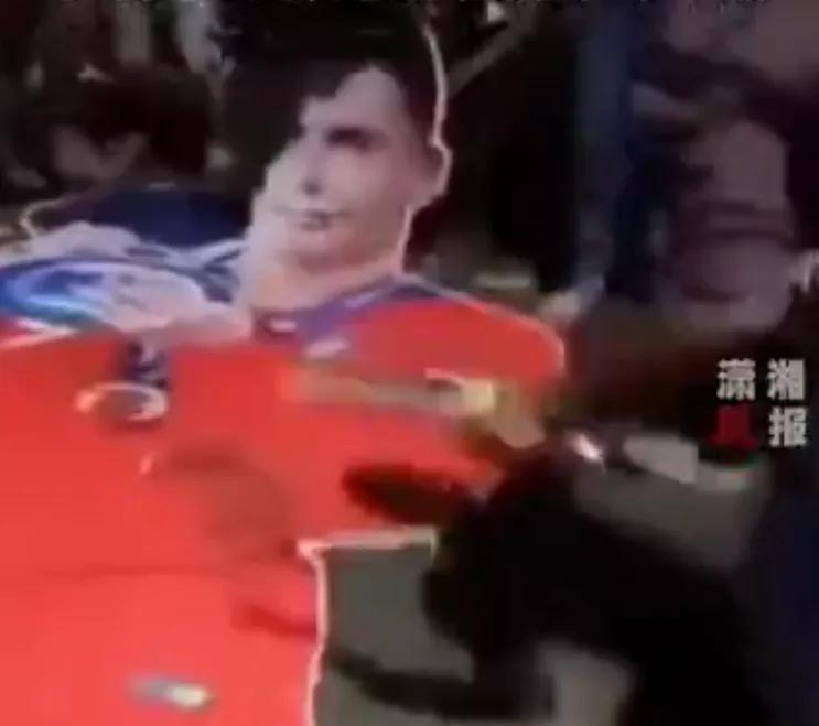 对于国足的不足我们可以怎么做,国足差强人意官方吐槽最为致命