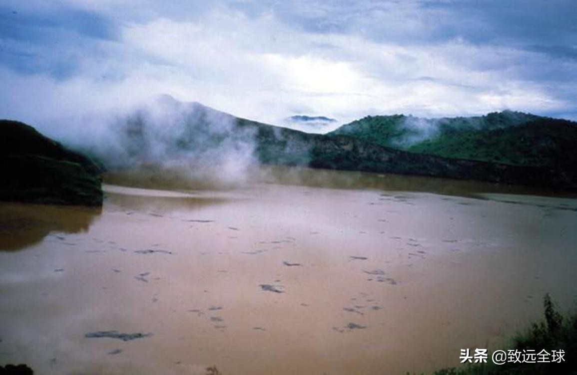 1986年非洲尼奥斯湖发生“爆炸”，1746人一夜暴毙，现场臭不可闻