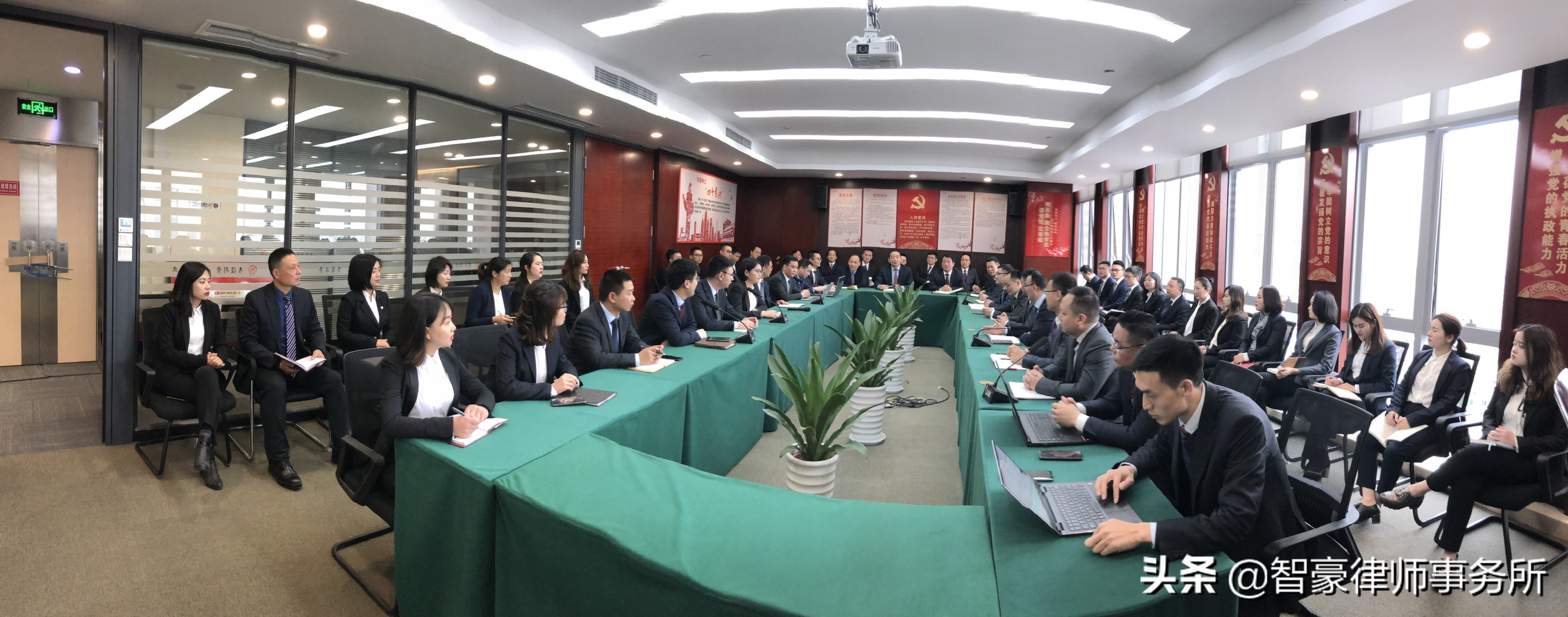 湖北武汉刑事律师辩护湖北*私走**普通货物、物品罪立案标准