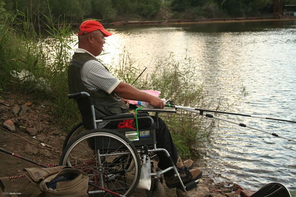 野钓选钓箱还是钓椅还是小钓台,纠结钓台是镂空还是平面好