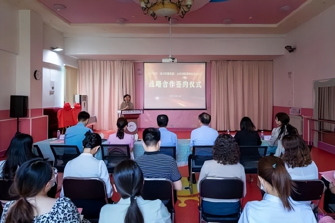 山东外国语职业技术大学与山东银座·英才幼儿园（集团）签约合作