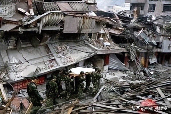 汶川地震救下的以色列女孩,08年汶川地震女孩救男孩图片