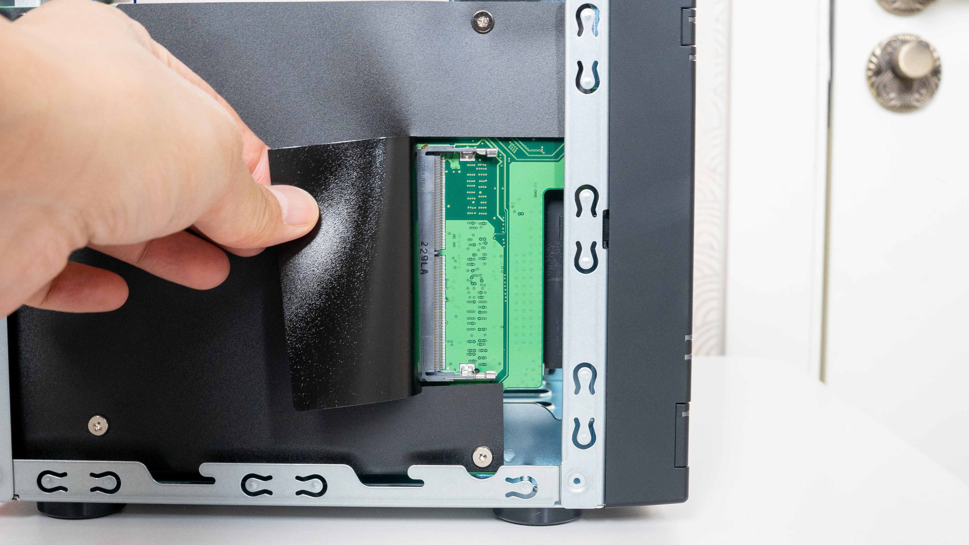 西部数据红盘plus比pro慢多少,西部数据红盘2个4t还是1个8t