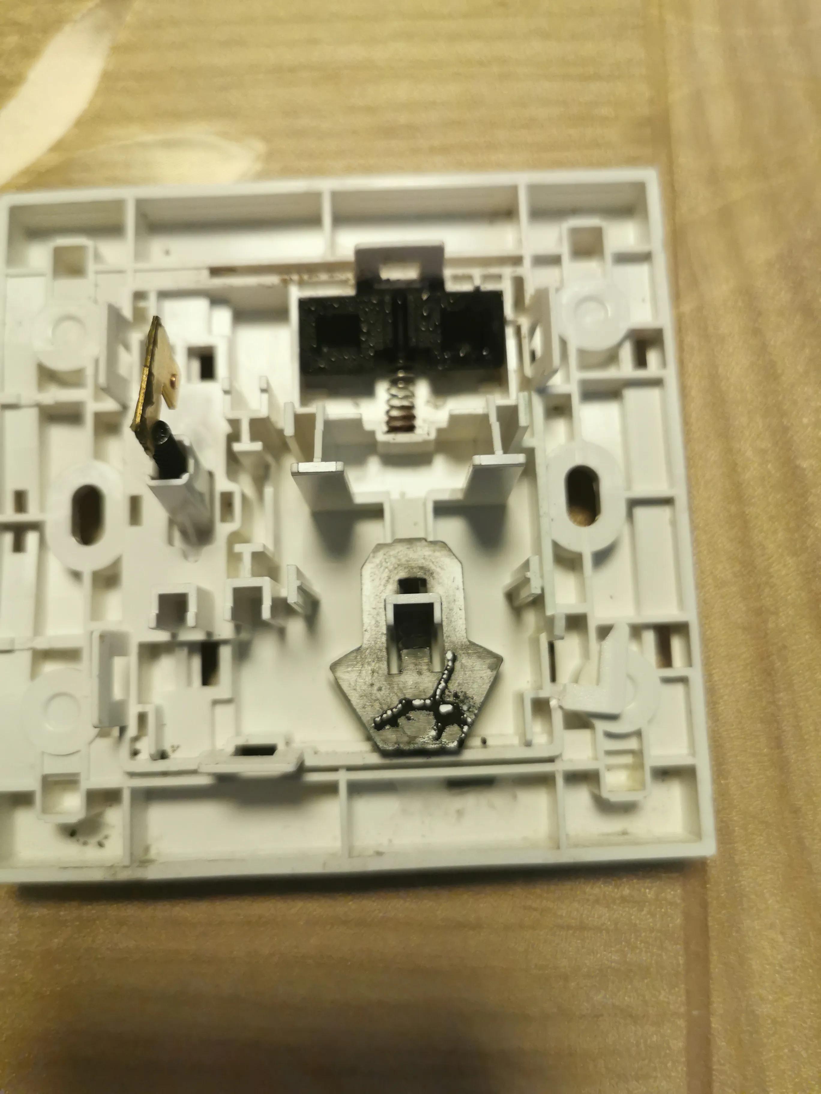 家用电路开关跳闸怎么解决,家里电路跳闸怎么办