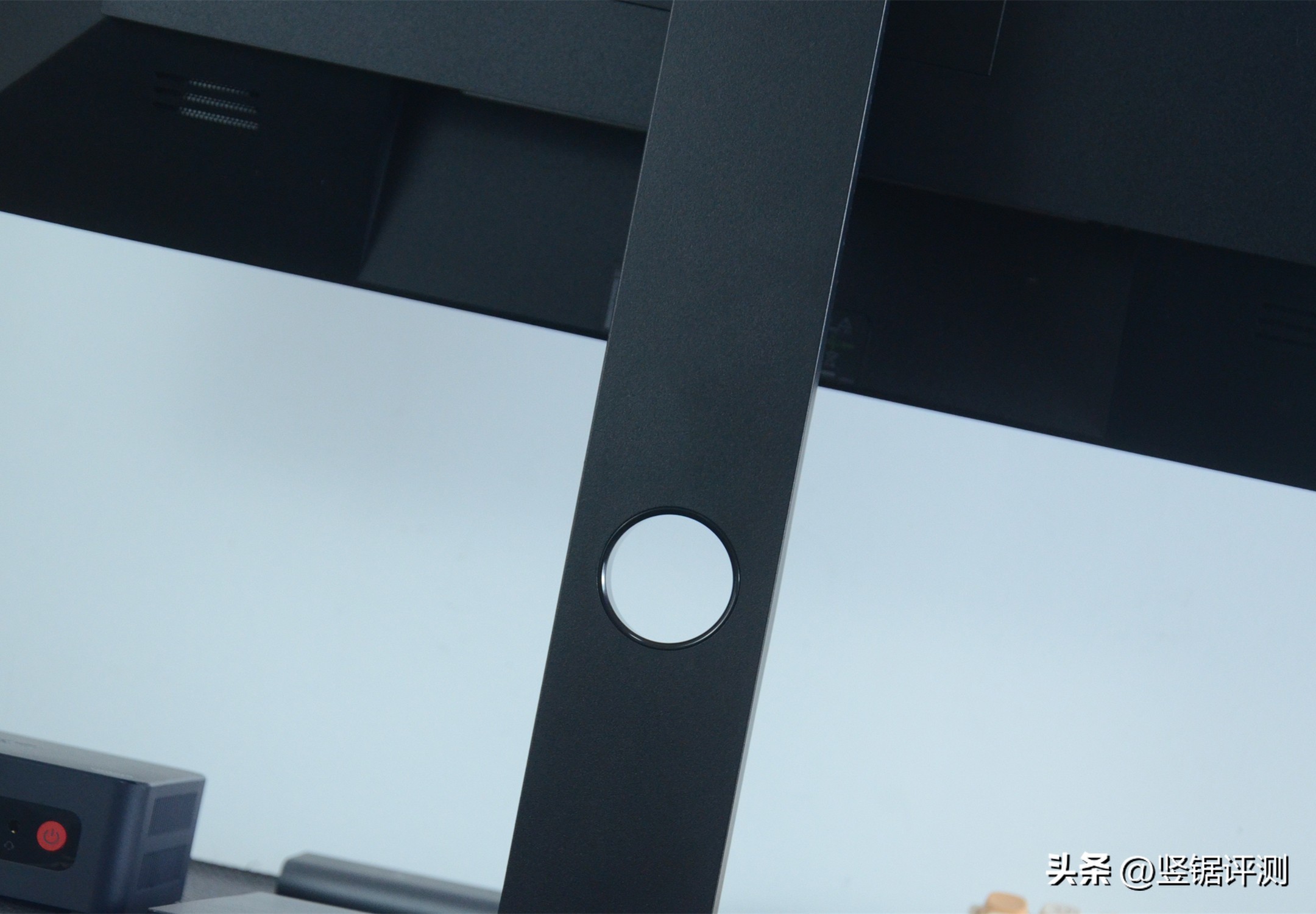 最有性价比的32寸2k显示器,最具性价比32寸曲面显示器推荐