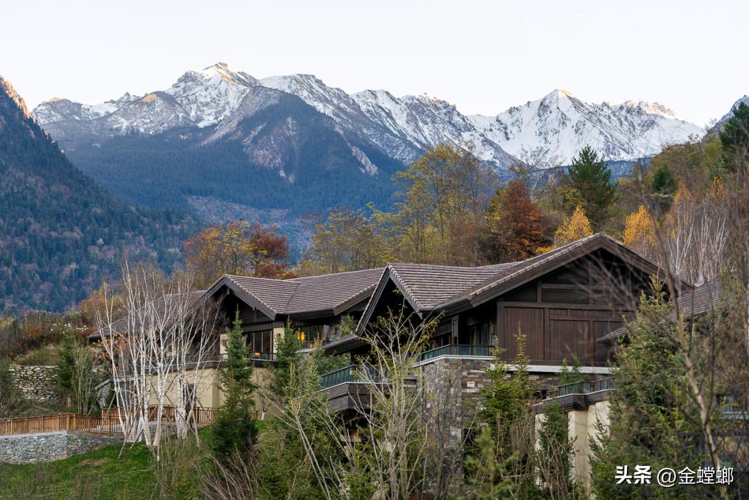 中国首家，全球第六家—九寨沟日赛谷丽思卡尔顿隐世酒店