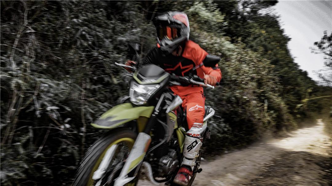 能上路的250cc摩托跑车,能跑250迈左右的摩托车