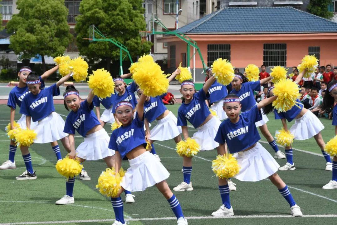 余庆城关一小学校,余庆县一年级小学生