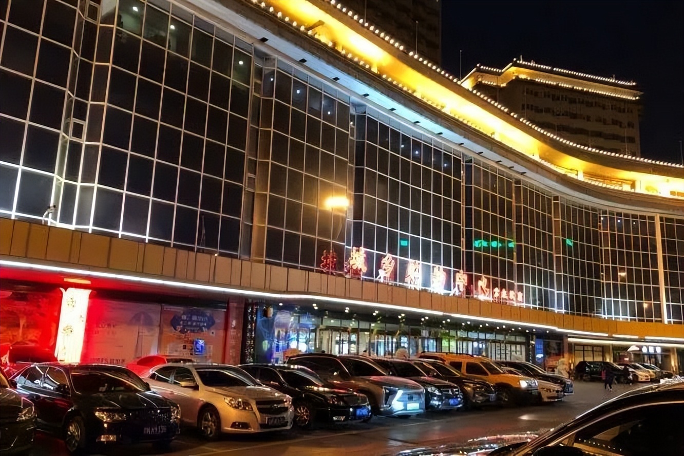 中国年营收最高的10家商场,1996年的全国销售额top10商场