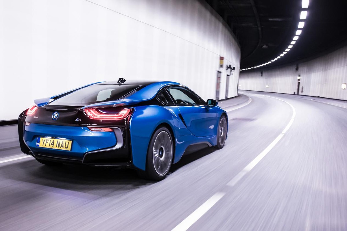 开车有这4个习惯绝对是高手,学会这些开车技巧关键时刻能保命