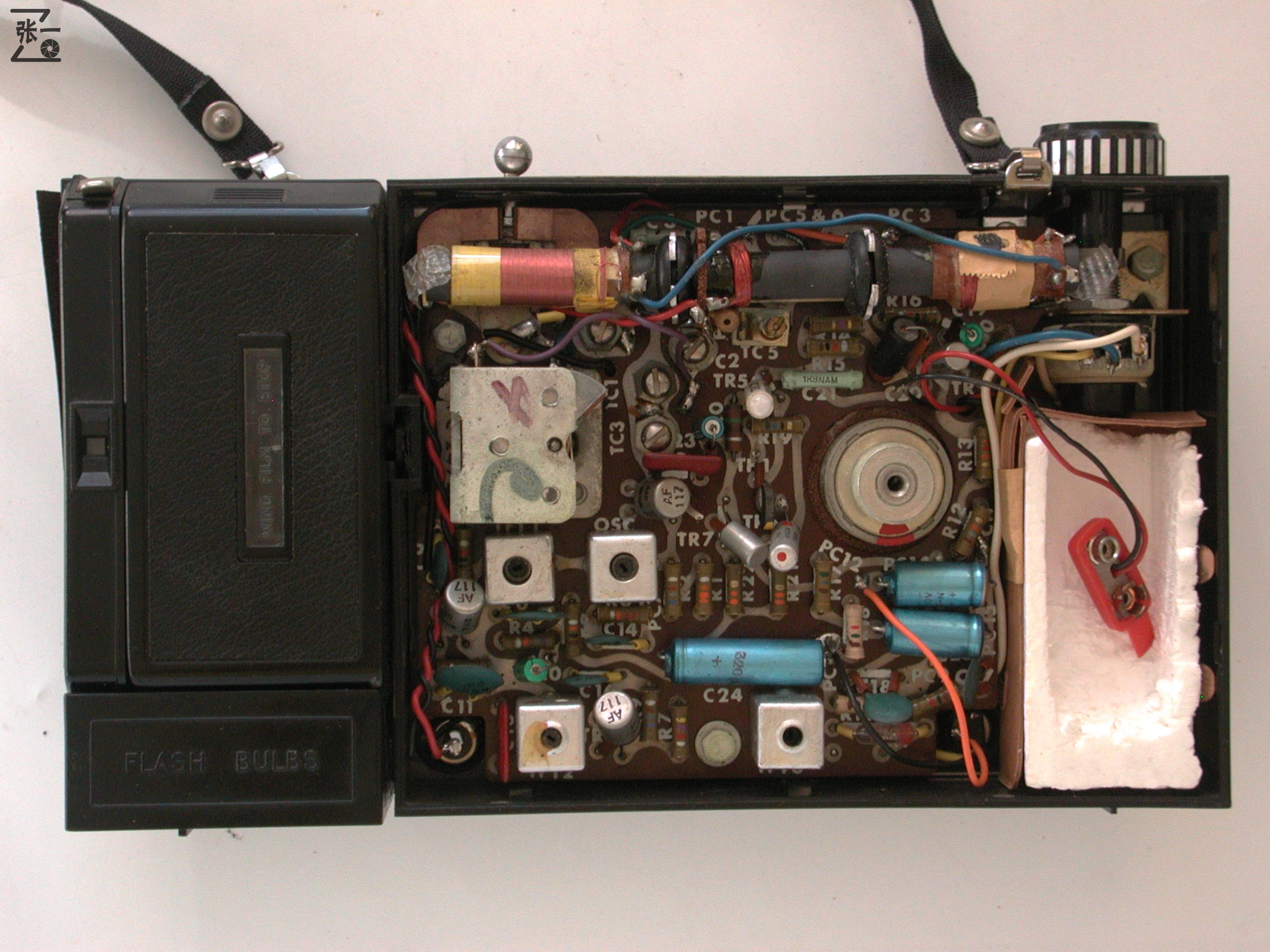 ​迟到的新年礼物：带收音机的照相机GECG822！英国1964年制造