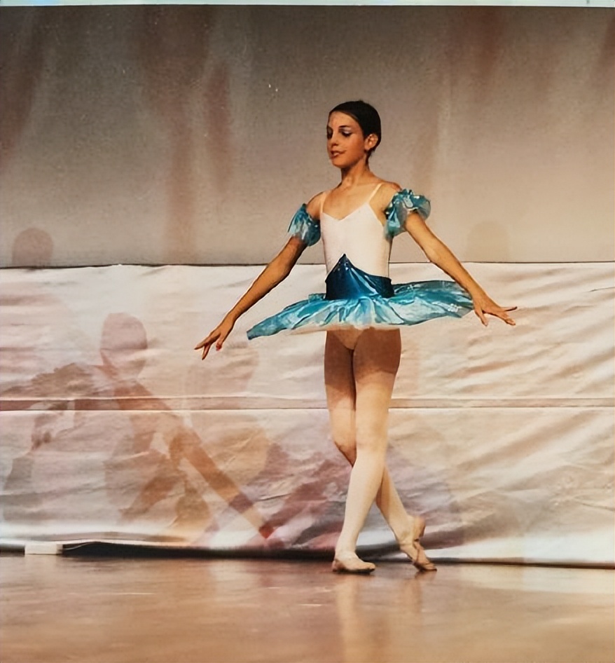 从贫民窟走出女孩到民国亿万富婆,从贫民窟女孩到百亿大亨第十六集