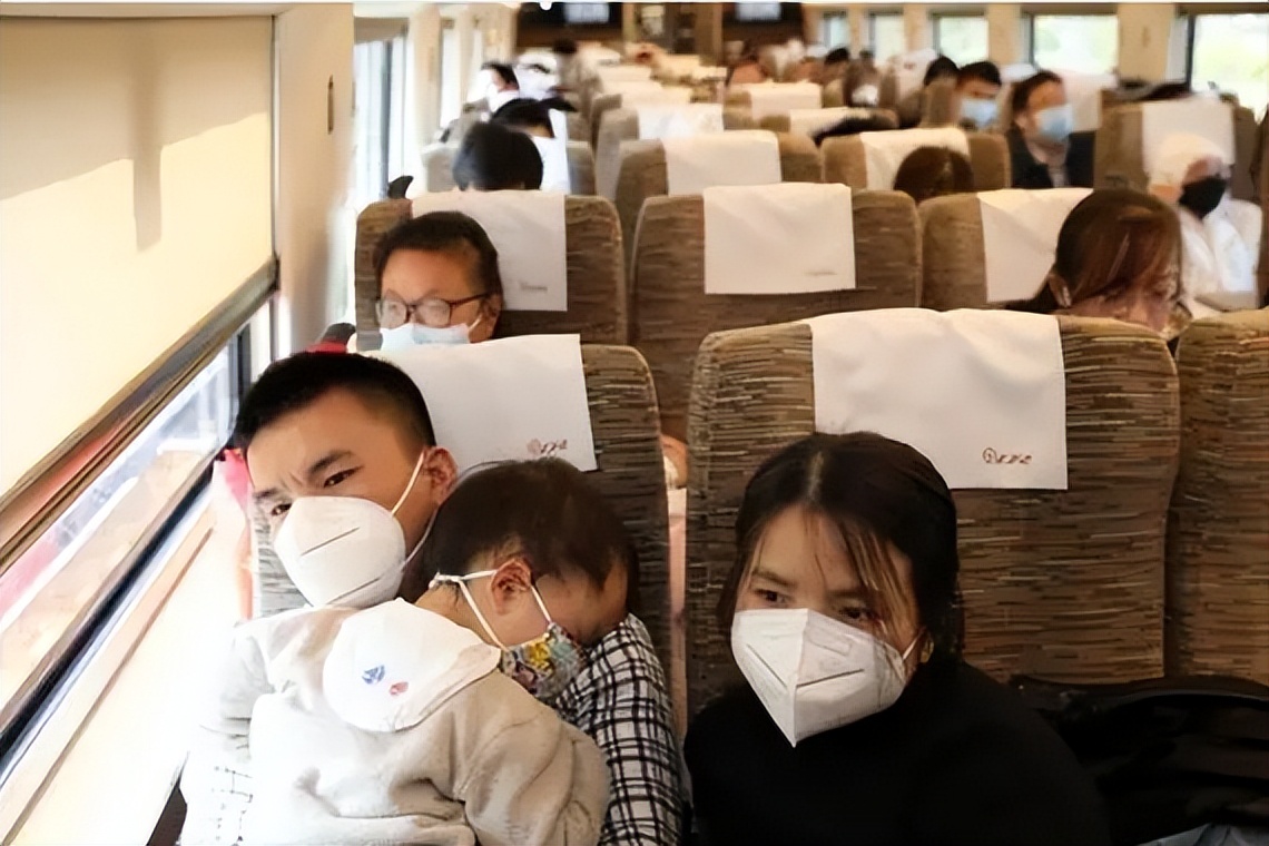 高铁掌掴事件发声处理结果,高铁掌掴事件各打五十大板引争议